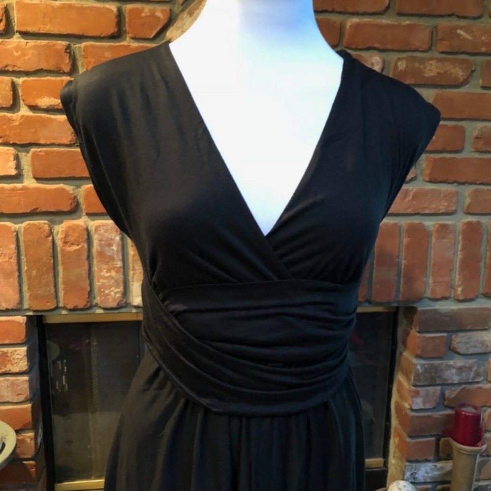 ANN TAYLOR LOFT Black Sleeveless Ruched Dress - Picture 3 of 13